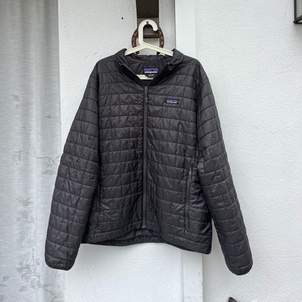 Men's Dark Grey Patagonia Nano Puff Jacket (Large)